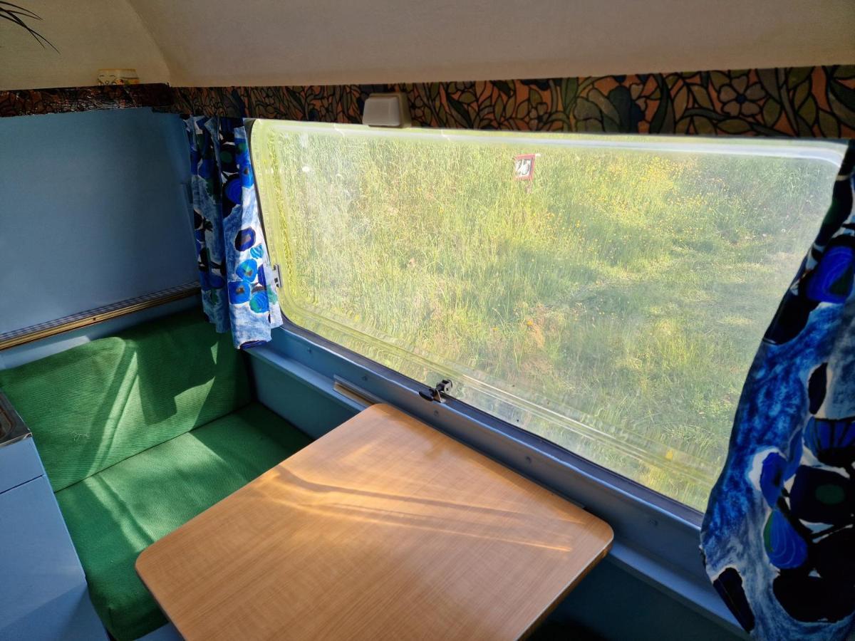 Camping La Foret Du Morvan Vintage Caravan Larochemillay Ngoại thất bức ảnh