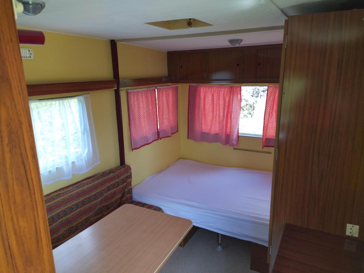 Camping La Foret Du Morvan Vintage Caravan Larochemillay Ngoại thất bức ảnh