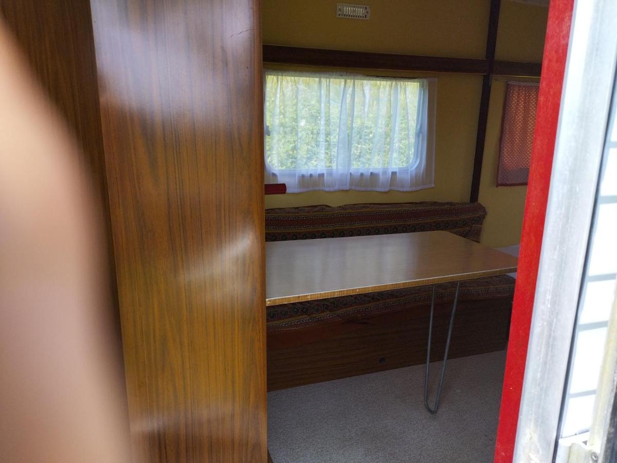 Camping La Foret Du Morvan Vintage Caravan Larochemillay Ngoại thất bức ảnh